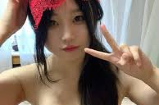骗捐并育有一子？江歌母亲被曝有过四次婚姻被质疑“卖惨人设”